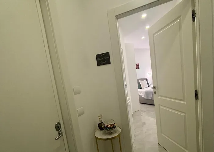 Vincenz 4* Νάπολη