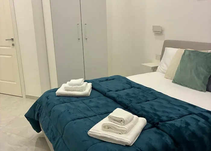 Vincenz 4* Νάπολη